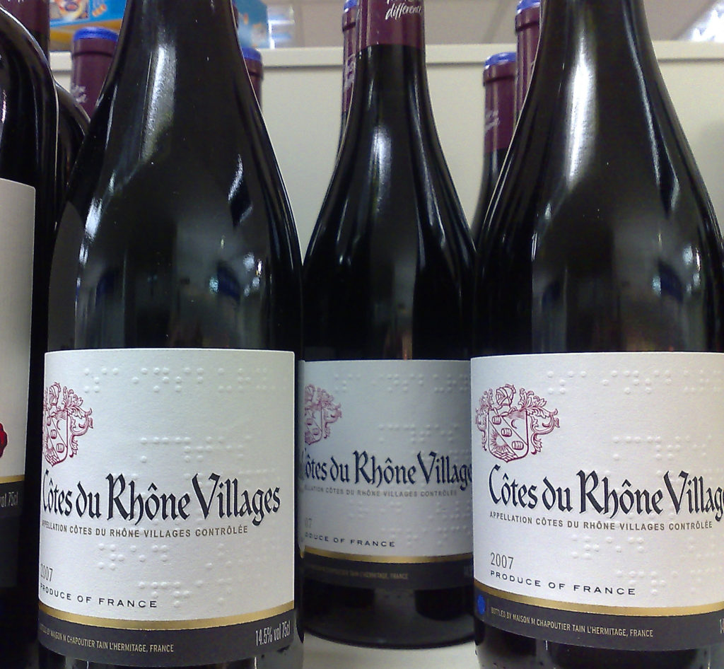 Bouteille de vin appellation Côtes du Rhône Village 